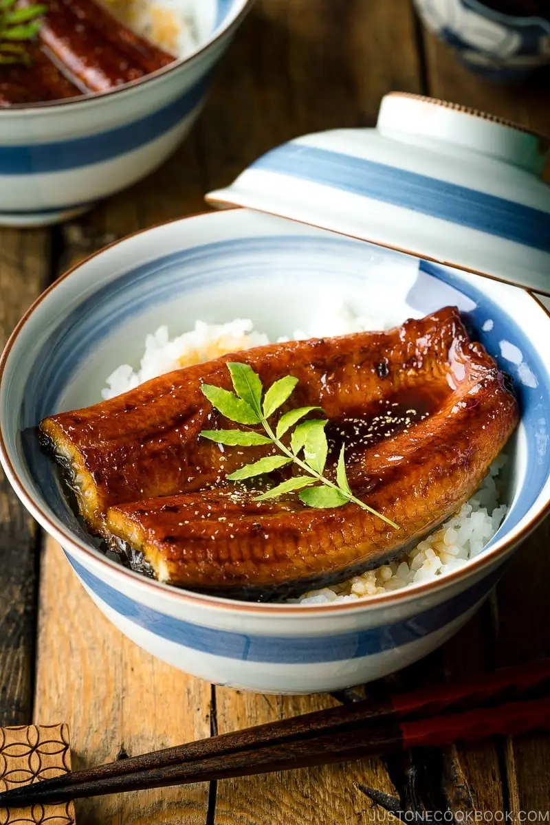 Donburi: B&aacute;t cơm g&oacute;i trọn tinh hoa của ẩm thực xứ Ph&ugrave; Tang 13