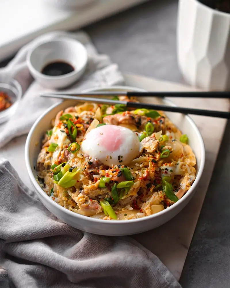 Donburi: B&aacute;t cơm g&oacute;i trọn tinh hoa của ẩm thực xứ Ph&ugrave; Tang 9
