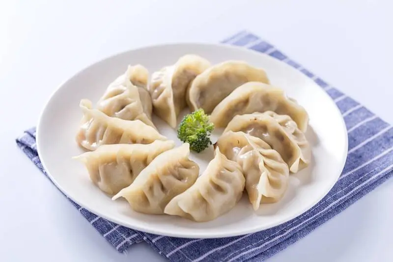 Gyoza: Phi&ecirc;n bản h&aacute; cảo Nhật Bản v&agrave; c&aacute;ch l&agrave;m ngon chuẩn vị 3