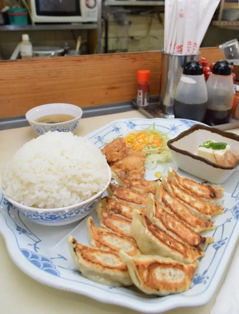 Gyoza: Phi&ecirc;n bản h&aacute; cảo Nhật Bản v&agrave; c&aacute;ch l&agrave;m ngon chuẩn vị 14