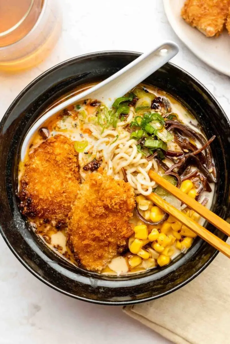 Menchi Katsu: B&aacute;nh thịt chi&ecirc;n gi&ograve;n tan từ Nhật Bản 7