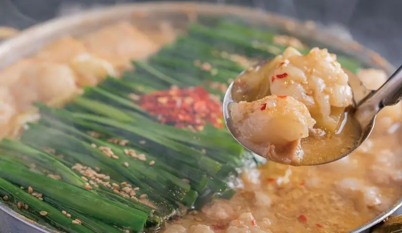 M&oacute;n Motsunabe: Hương vị lẩu l&ograve;ng b&ograve; Nhật Bản đậm đ&agrave; 4
