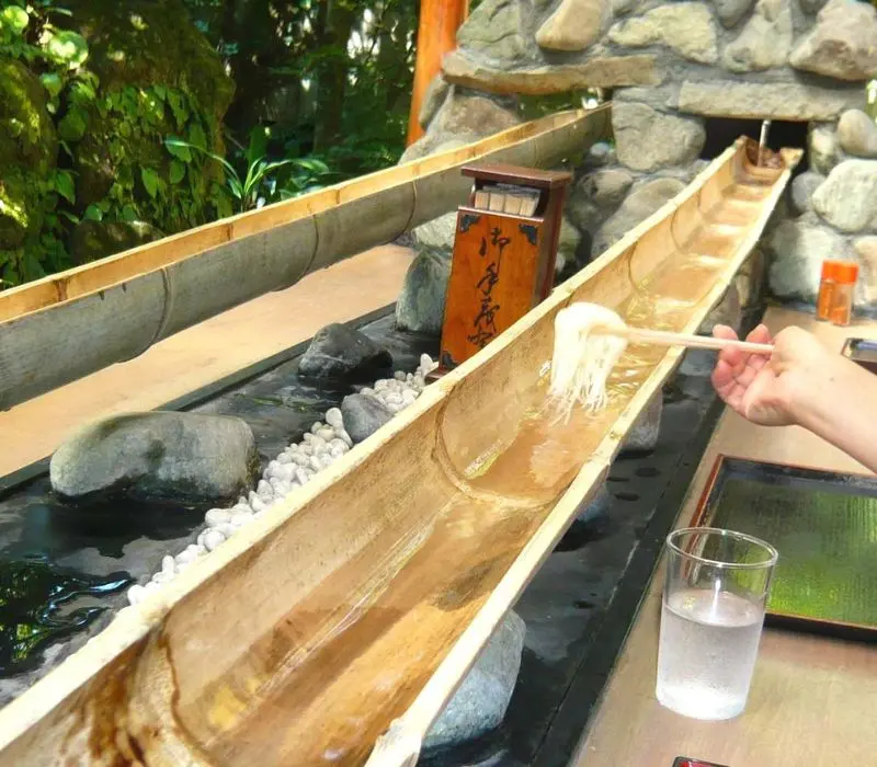 Nagashi Somen: Món mì độc đáo và thanh nhã của Nhật Bản 6