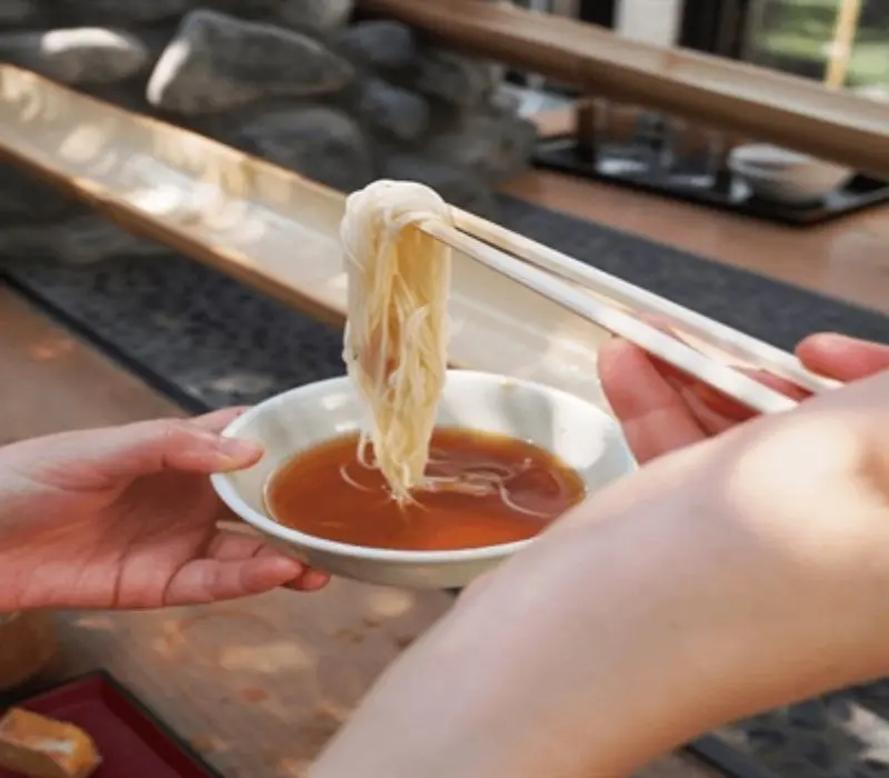 Nagashi Somen: Món mì độc đáo và thanh nhã của Nhật Bản 7