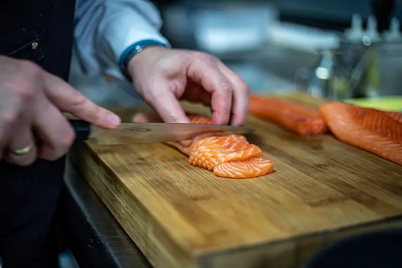 Sashimi l&agrave; g&igrave;? C&aacute;c loại sashimi v&agrave; c&aacute;ch thưởng thức chuẩn Nhật 4