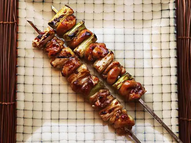 Thưởng thức Yakitori, nhấm nh&aacute;p trọn vẹn tinh hoa ẩm thực đường phố Nhật Bản 3