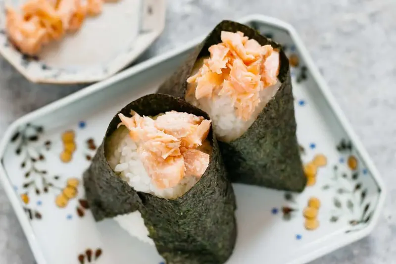 T&igrave;m hiểu m&oacute;n cơm nắm Onigiri quốc d&acirc;n của Nhật Bản 5