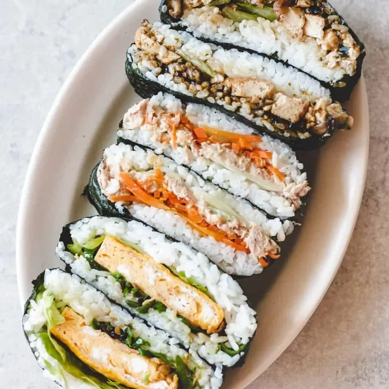 T&igrave;m hiểu m&oacute;n cơm nắm Onigiri quốc d&acirc;n của Nhật Bản 12