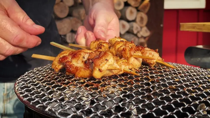 Thưởng thức Yakitori, nhấm nháp trọn vẹn tinh hoa ẩm thực đường phố Nhật Bản