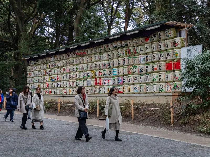 Dạo bước quanh ng&ocirc;i đền Meiji Jingu đầy linh thi&ecirc;ng của Nhật Bản 8