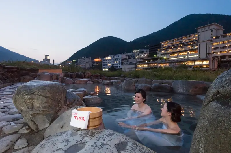 Gifu Nhật Bản: Vẻ đẹp h&agrave;i h&ograve;a giữa thi&ecirc;n nhi&ecirc;n v&agrave; lịch sử 5