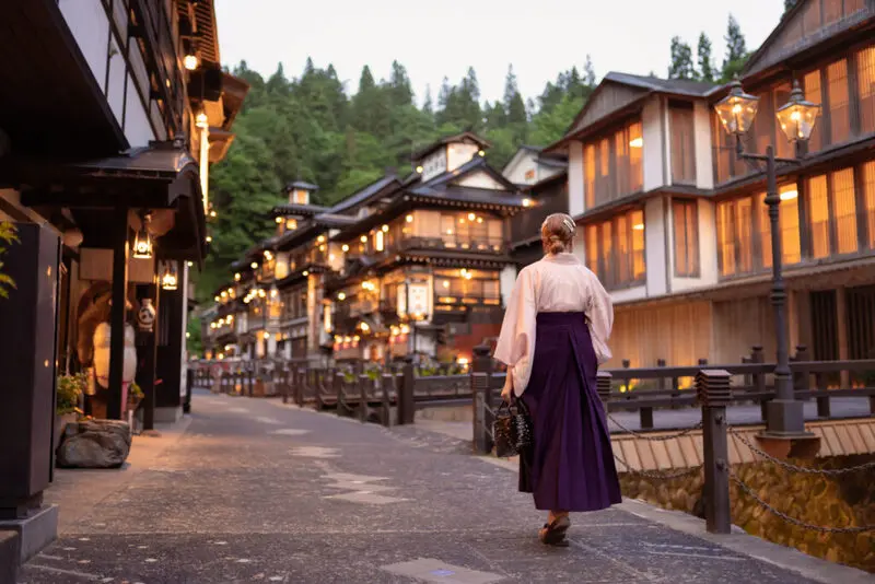 Ginzan Onsen thị trấn suối nước nóng cổ tích mùa đông Nhật Bản 6