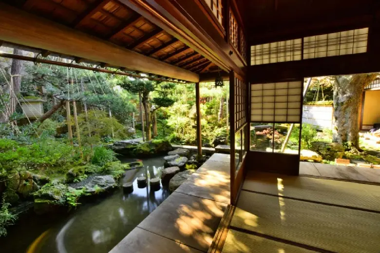 Giới thiệu về th&agrave;nh phố &aacute;nh s&aacute;ng Okayama Nhật Bản 6