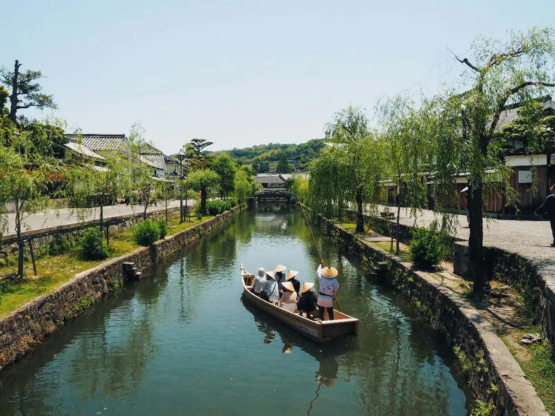 Kurashiki nơi k&ecirc;nh đ&agrave;o rợp b&oacute;ng h&agrave;ng liễu xanh tại Nhật Bản 4