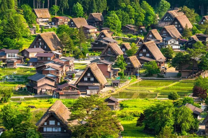 L&agrave;ng cổ Shirakawago: Miền đất đầy m&ecirc; hoặc m&ugrave;a tuyết trắng 3