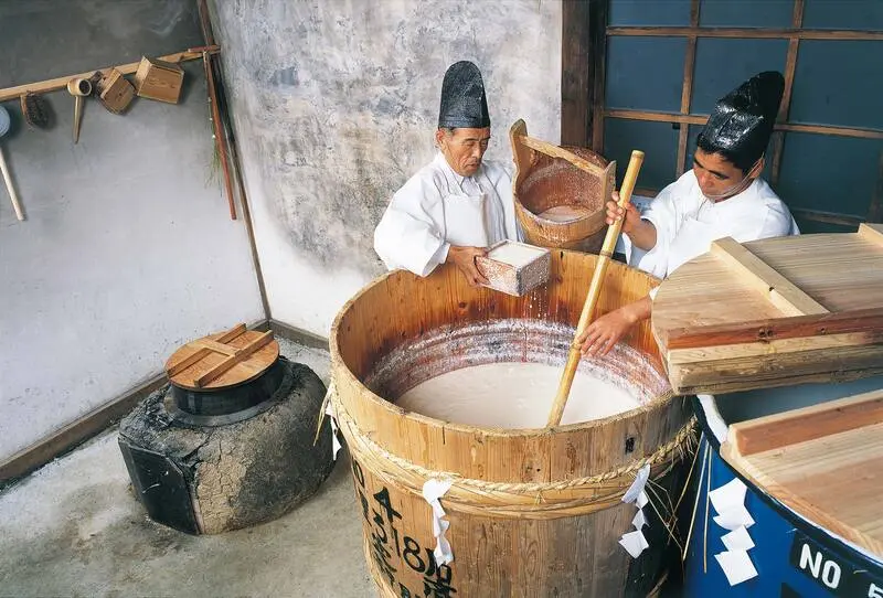 L&agrave;ng cổ Shirakawago: Miền đất đầy m&ecirc; hoặc m&ugrave;a tuyết trắng 9