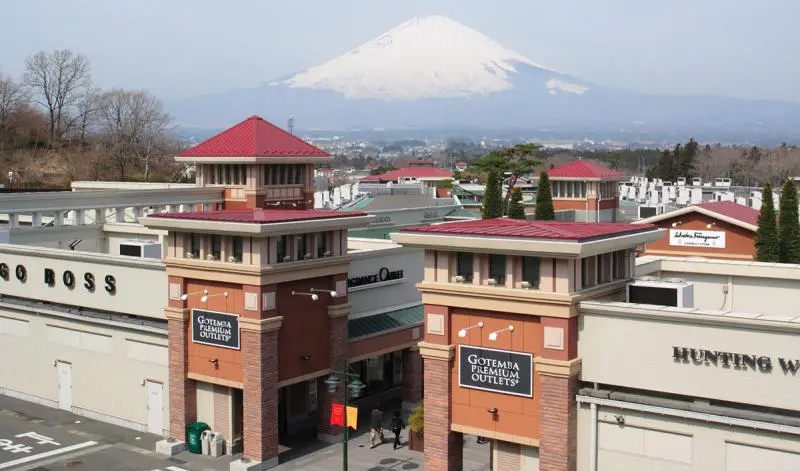 Thả ga mua sắm tại Gotemba Outlet sầm uất bậc nhất Nhật Bản 2