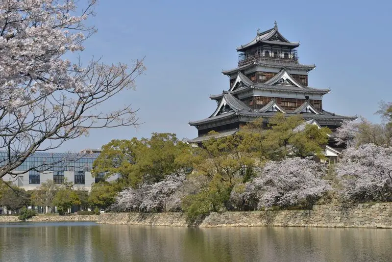 Th&agrave;nh phố Hiroshima biểu tượng của sự t&aacute;i sinh tại Nhật Bản 8