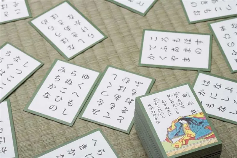 Tr&ograve; chơi Karuta truyền thống trong văn h&oacute;a Nhật Bản 2