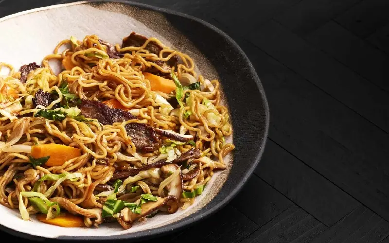 Yakisoba l&agrave; g&igrave;? C&aacute;ch chế biến v&agrave; hương vị của m&oacute;n m&igrave; Nhật Bản 13