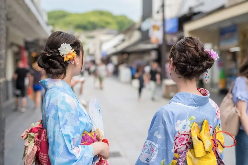 Yukata l&agrave; g&igrave;? N&eacute;t đặc trưng của trang phục truyền thống m&ugrave;a h&egrave; Nhật Bản 4