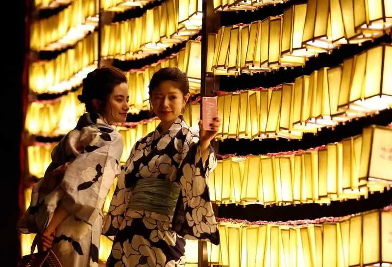 Yukata l&agrave; g&igrave;? N&eacute;t đặc trưng của trang phục truyền thống m&ugrave;a h&egrave; Nhật Bản 6