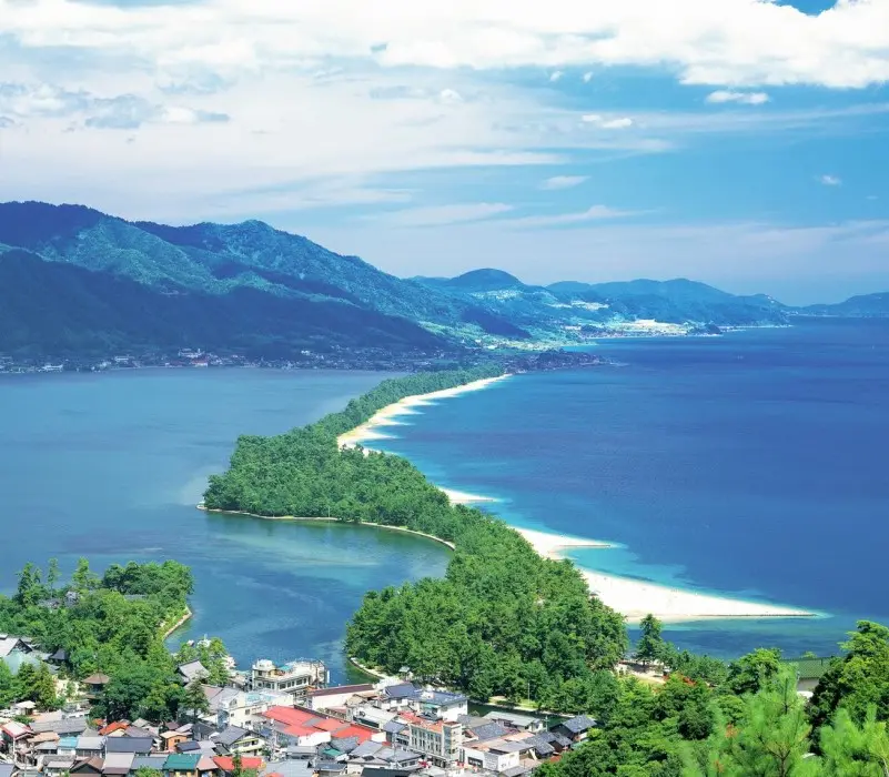 Ghé thăm dải đất Amanohashidate, điểm đến thanh bình tại Kyoto