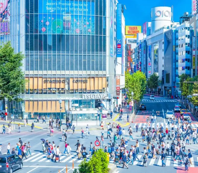 Giao lộ Shibuya biểu tượng cho nhịp sống sôi động ở Tokyo Nhật Bản