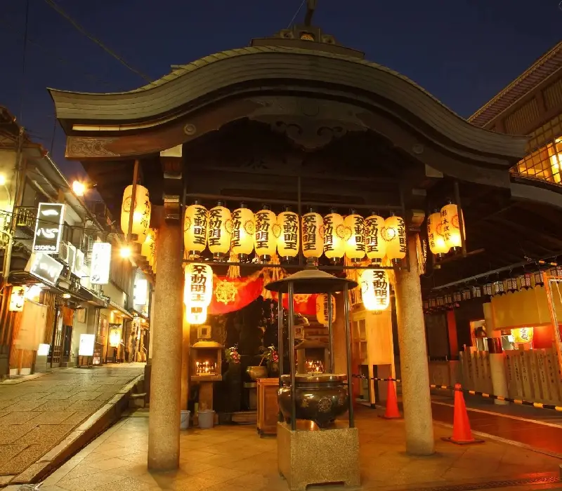 Hozenji Yokocho: Con hẻm hoài cổ giữa phố thị Osaka tấp nập