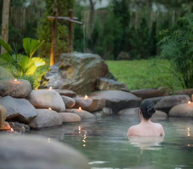 Tắm Onsen là gì? Văn hóa truyền thống của người Nhật Bản