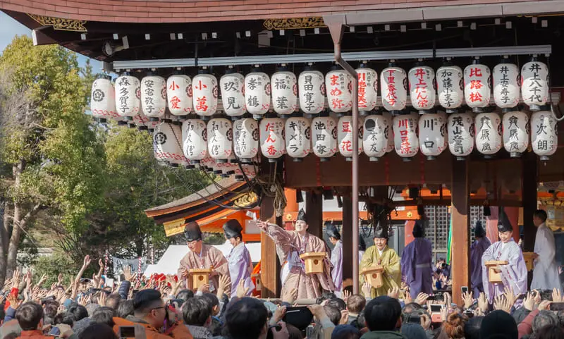 Lễ hội Setsubun n&eacute;m đậu xua đuổi t&agrave; ma tại Nhật Bản 5
