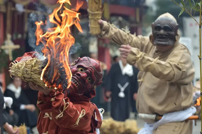 Lễ hội Setsubun n&eacute;m đậu xua đuổi t&agrave; ma tại Nhật Bản 4