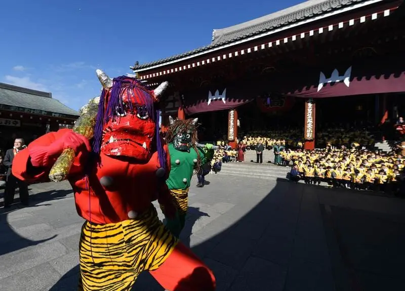 Lễ hội Setsubun n&eacute;m đậu xua đuổi t&agrave; ma tại Nhật Bản 3