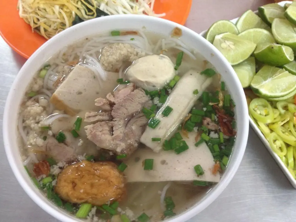 B&uacute;n mọc th&igrave; đ&acirc;u cũng c&oacute;, nhưng đến Ninh B&igrave;nh phải ăn B&uacute;n mọc Kim Sơn! 4