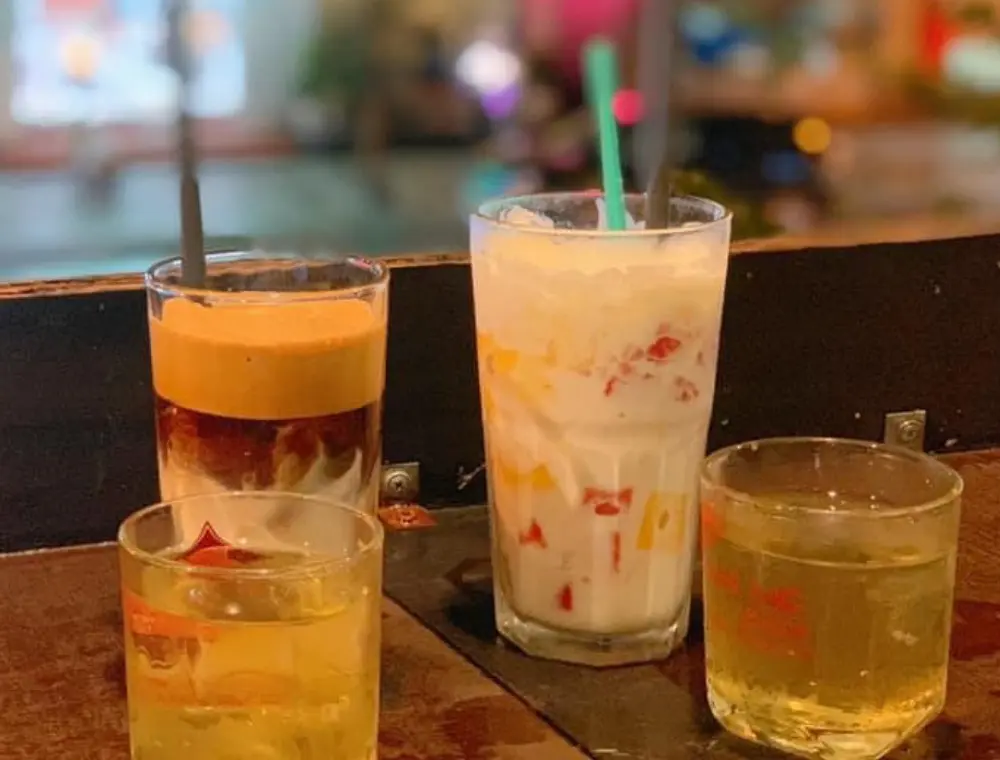 Dream 1989 Cafe - Qu&aacute;n c&agrave; ph&ecirc; s&aacute;ch y&ecirc;n b&igrave;nh giữa l&ograve;ng th&agrave;nh phố 5