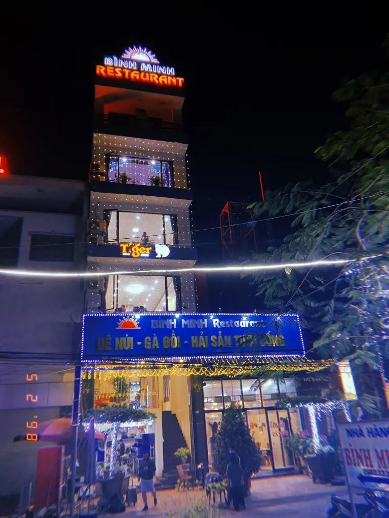 Nh&agrave; h&agrave;ng B&igrave;nh Minh Ninh B&igrave;nh &ndash; Địa điểm l&yacute; tưởng thưởng thức hải sản 2