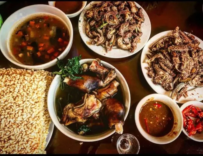 Qu&aacute;n d&ecirc; Ch&iacute;nh Thư - Kh&ocirc;ng gian ẩm thực độc đ&aacute;o v&ugrave;ng n&uacute;i Ninh B&igrave;nh 5