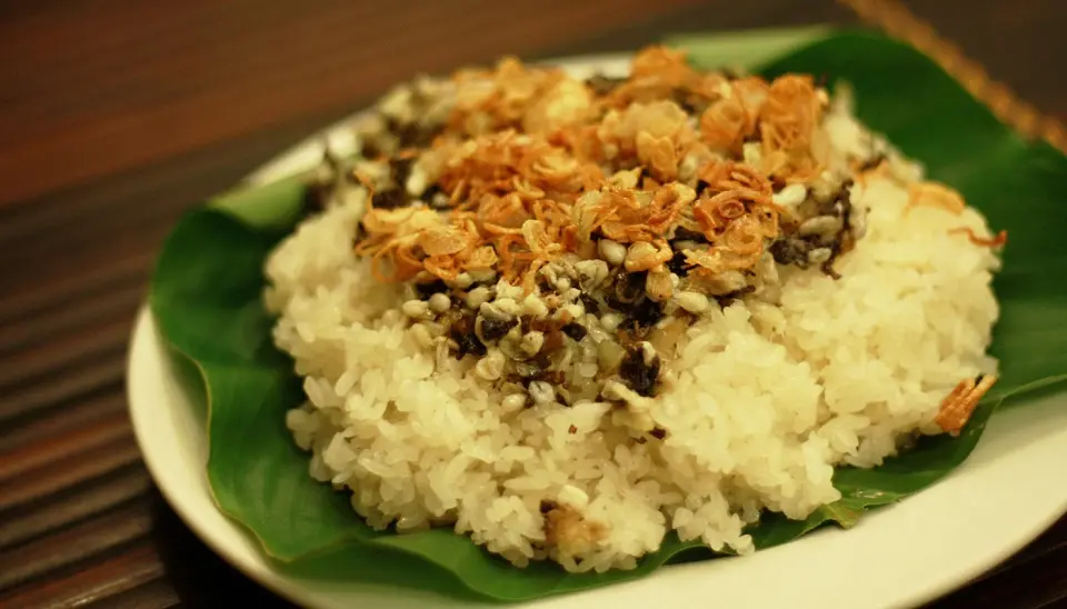 Về Cố đô thưởng thức xôi trứng kiến Ninh Binh lạ mà ngon 3