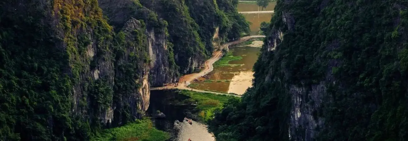 Chiêm ngưỡng Hang Múa Ninh Bình hùng vĩ tựa bức tranh phong cảnh tuyệt sắc