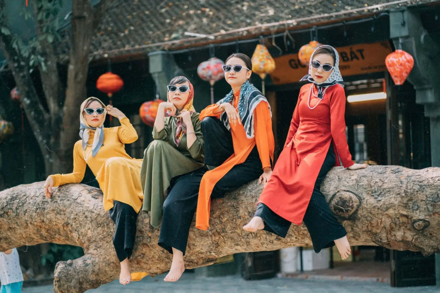 Check in Ninh B&igrave;nh c&ugrave;ng hội chị chị em em si&ecirc;u ngầu 9