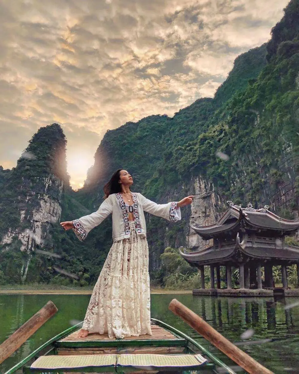 C&ugrave;ng n&agrave;ng thơ H&agrave; Tr&uacute;c review kinh nghiệm đi Ninh B&igrave;nh 2 ng&agrave;y cực chất 6