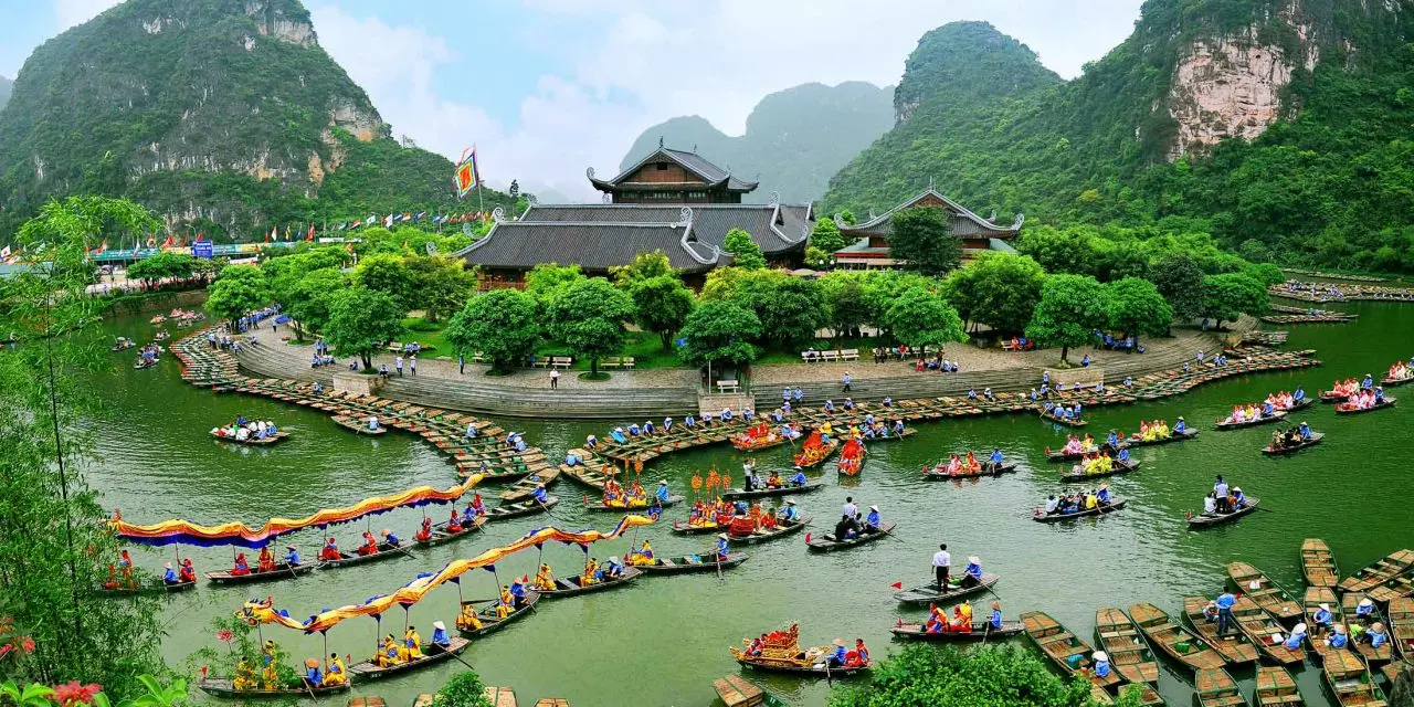 C&ugrave;ng n&agrave;ng thơ H&agrave; Tr&uacute;c review kinh nghiệm đi Ninh B&igrave;nh 2 ng&agrave;y cực chất 2