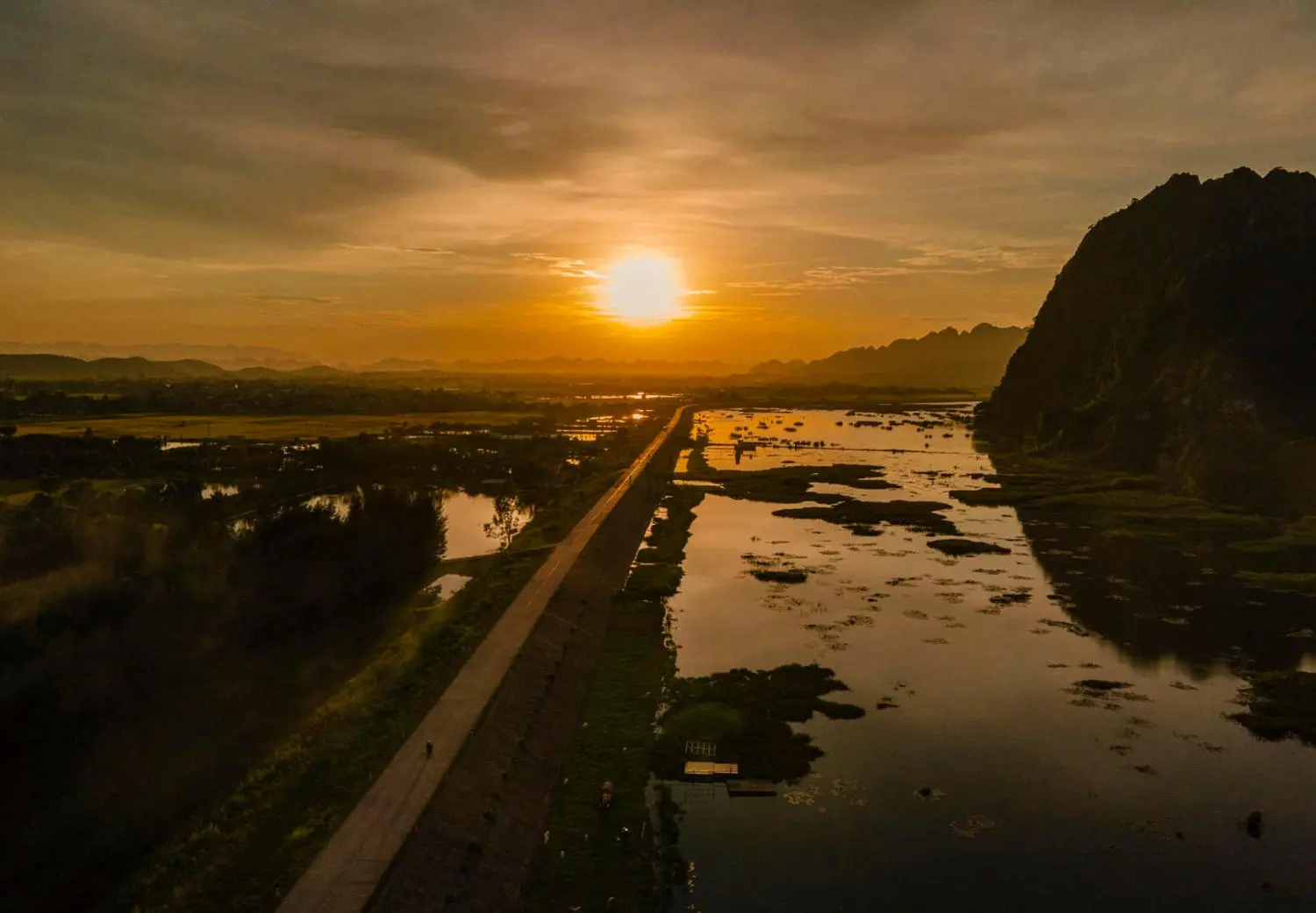 Đầm V&acirc;n Long Ninh B&igrave;nh, vịnh kh&ocirc;ng s&oacute;ng giữa miền qu&ecirc; an y&ecirc;n 12