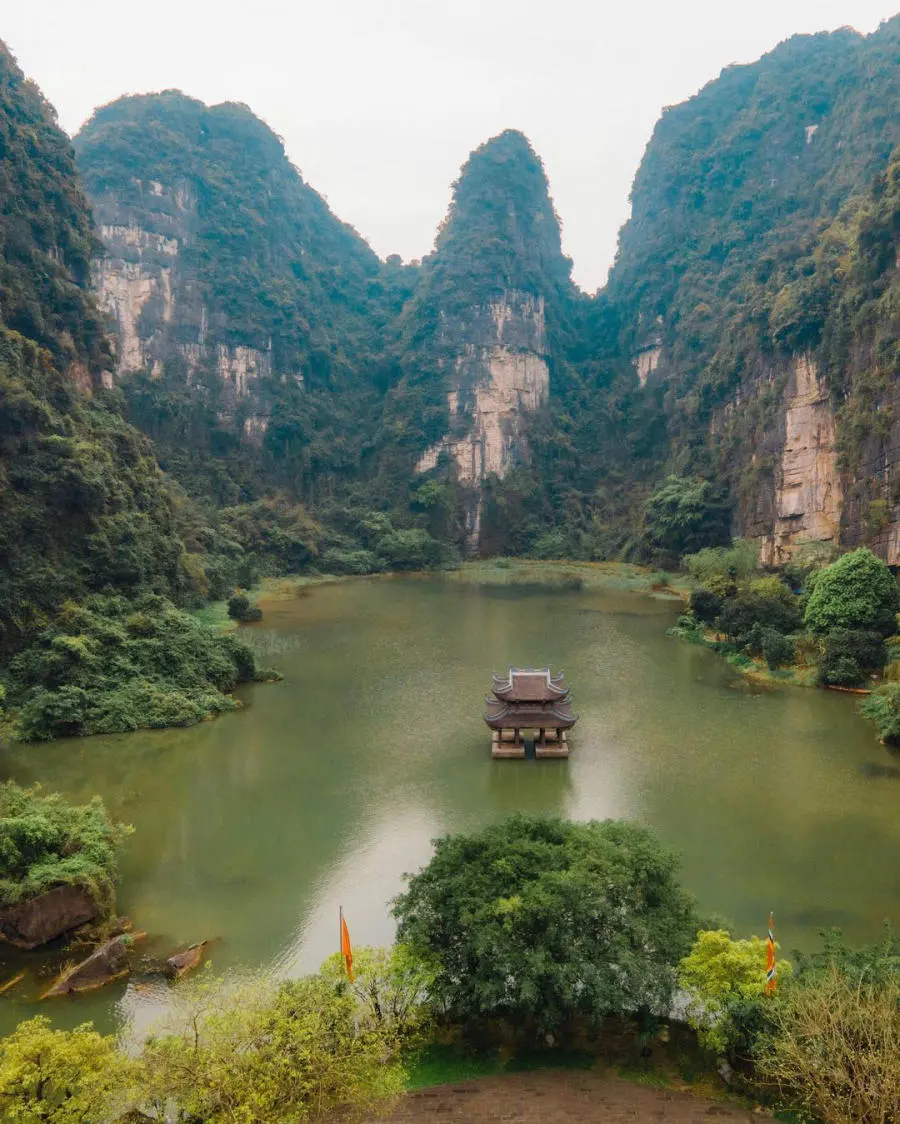 Kh&aacute;m ph&aacute; Tr&agrave;ng An tuyệt sắc dưới lăng k&iacute;nh của Rọt 6