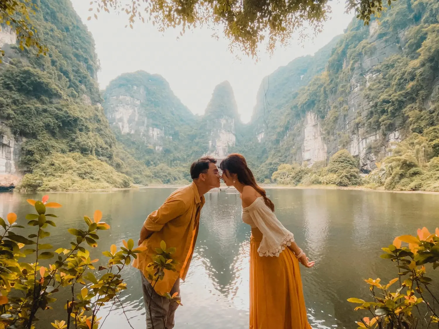 Ngắm nh&igrave;n bộ ảnh review du lịch Ninh B&igrave;nh của cặp đ&ocirc;i 9x 9