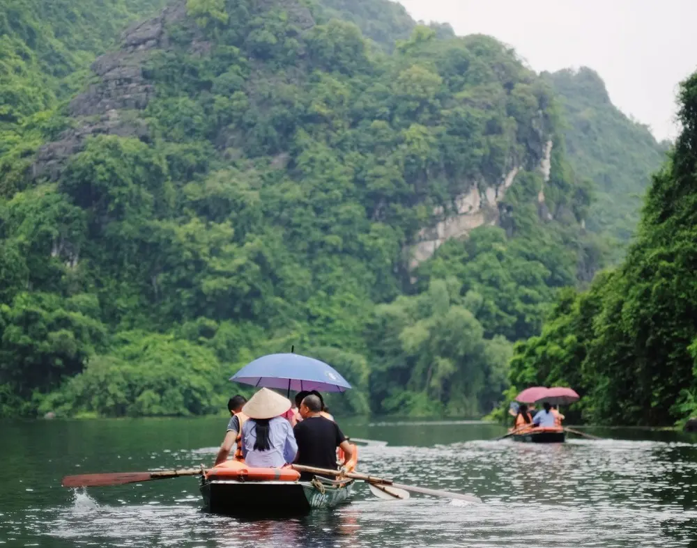 Review một ng&agrave;y ở Ninh B&igrave;nh từ H&agrave; Nội bằng xe m&aacute;y vui qu&ecirc;n lối về 3