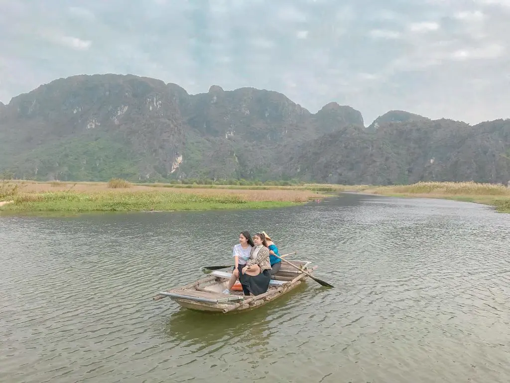 Review Ninh B&igrave;nh 1 ng&agrave;y đi từ Th&aacute;i B&igrave;nh với chi ph&iacute; cực sinh vi&ecirc;n 4