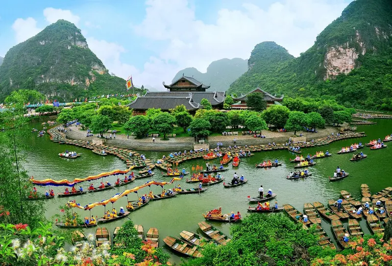 Top 15 điểm du lịch Ninh B&igrave;nh 30/4 v&agrave; 1/5 đậm m&agrave;u sắc b&igrave;nh y&ecirc;n 2