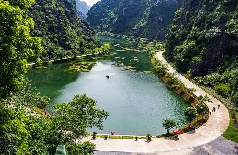 Top 15 điểm du lịch Ninh B&igrave;nh 30/4 v&agrave; 1/5 đậm m&agrave;u sắc b&igrave;nh y&ecirc;n 3