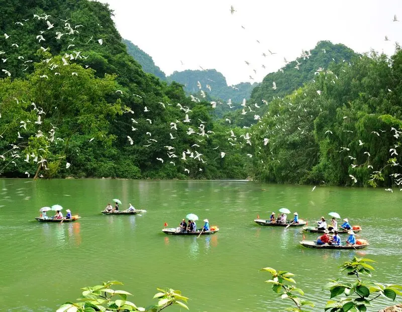 Top 15 điểm du lịch Ninh B&igrave;nh 30/4 v&agrave; 1/5 đậm m&agrave;u sắc b&igrave;nh y&ecirc;n 7